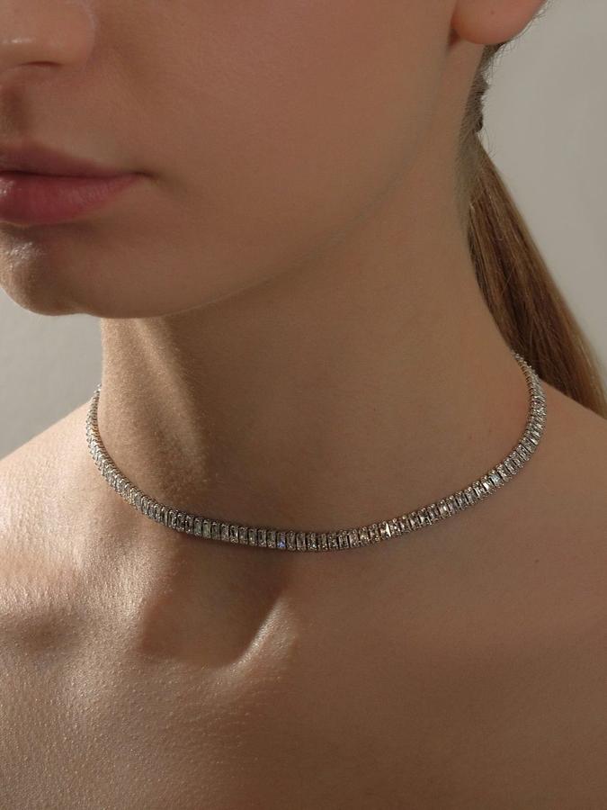 Колье «Драгоценность» узкие прямоугольники белого цвета в серебре