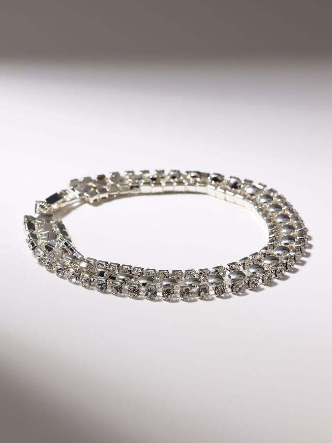 Браслет со стразами «Сияй» на белой нити в серебряной оправе