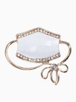 Женская брошь бижутерия "Маска" белая в золоте, стильное украшение для медиков