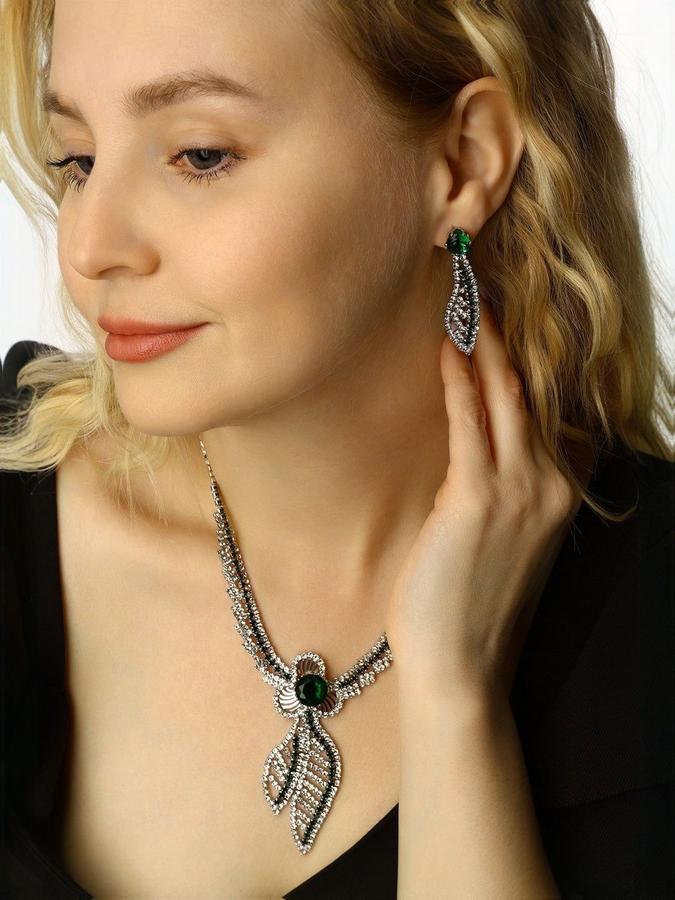 Комплект женских украшений из серебра 2 предмета: серьги и колье «Феникс» бело-изумрудного цвета