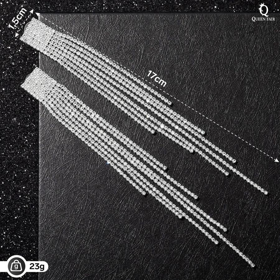 Висячие серьги со стразами "Водопад" белого цвета в серебре ступенчатые