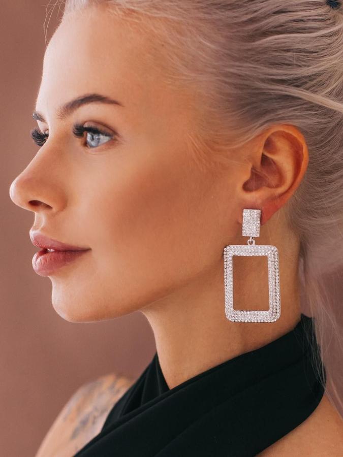 Женские крупные серьги из бижутерии